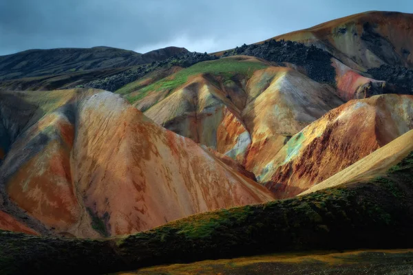 アイスランドのLandmannalauarカラフルな流紋岩の山々 その日の美しい自然景観 — ストック写真