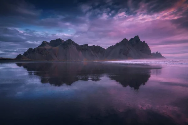 Vestrahorn Mountain Мысе Stokksnes Восточной Исландии Утром — стоковое фото