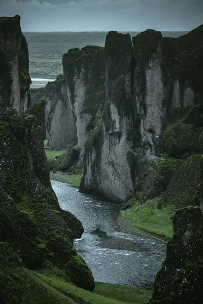 Kanion Krajobraz Doliny Fjadrargljufur Południowej Islandii Znany Kierunek Turystyczny — Zdjęcie stockowe