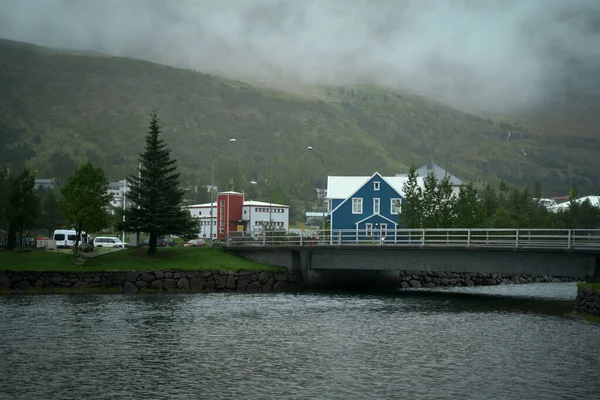 Město Seydisfjordur Východním Islandu Deštivém Dni — Stock fotografie