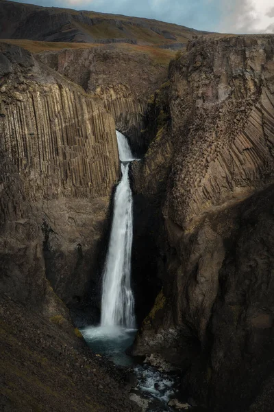 Litlanesfoss Cachoeira Colunas Basalto Islândia Oriental — Fotografia de Stock