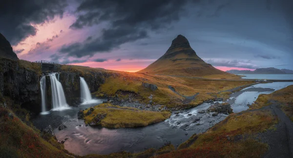 Islanda Occidentale Paesaggio Kirkjufell Montagna Kirkjufellsfoss Cascata Bel Tramonto Famosa — Foto Stock