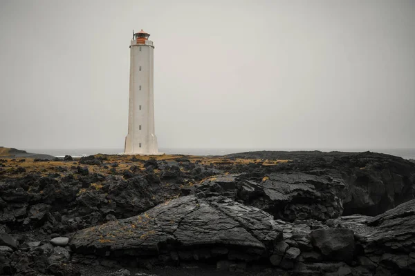 Farol Malarrif Penhasco Perto Oceano Islândia Ocidental Península Snaefellsnes — Fotografia de Stock