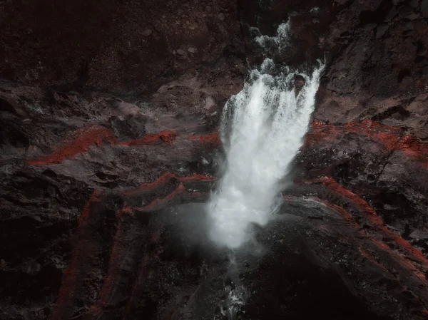 Drohnenaufnahme Der Hengifoss Wasserfalllandschaft Ost Island Rote Tonschichten Zwischen Den — Stockfoto