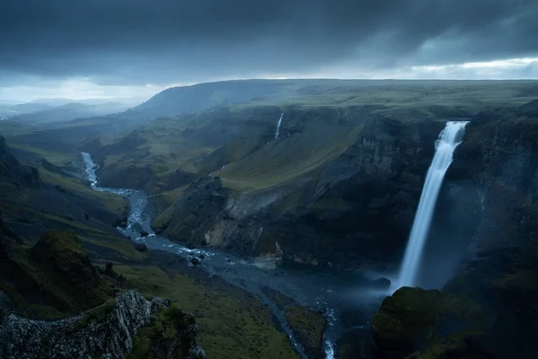 Cachoeira Haifoss Islândia Sul Entardecer Bela Natureza Paisagem Temperamental Dramática — Fotografia de Stock