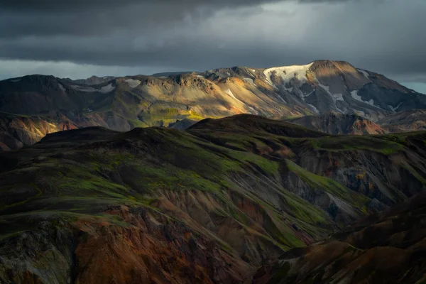 Красочные Горы Ландманналаугар Природном Заповеднике Фьяллабак Южная Исландия Красивый Пейзаж — стоковое фото