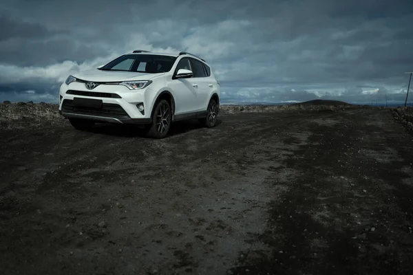 Region Południowy Islandia Września 2019 Biały Samochód Toyota Rav4 Jest — Zdjęcie stockowe