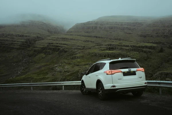 Південний Регіон Ісландія Вересня 2019 Білий Автомобіль Toyota Rav4 Припаркований — стокове фото