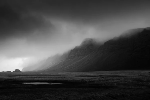 Island Krásná Příroda Dramatická Krajina Černobílý Tón — Stock fotografie