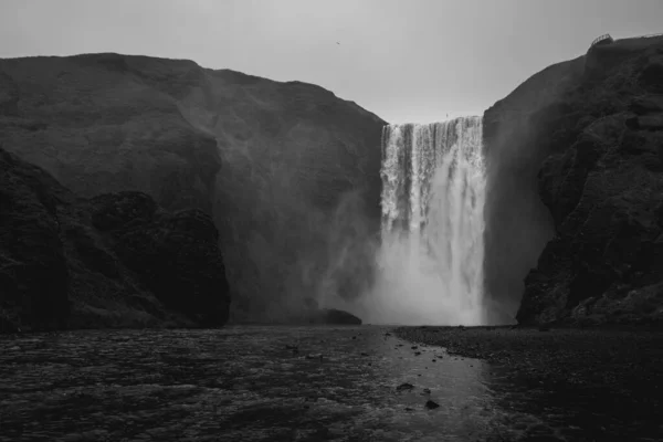 Cascada Skogafoss Sur Islandia Hermoso Paisaje Natural Blanco Negro Tonificado — Foto de Stock