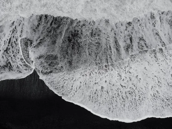Абстрактный Природный Фон Вид Воздуха Беспилотника Пляж Черный Песок Океанские — стоковое фото