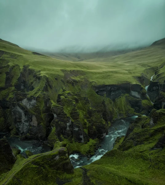 Drohnenaufnahme Des Fjadrargljufur Canyon Tals Südisland Isländische Naturlandschaft Von Oben — Stockfoto