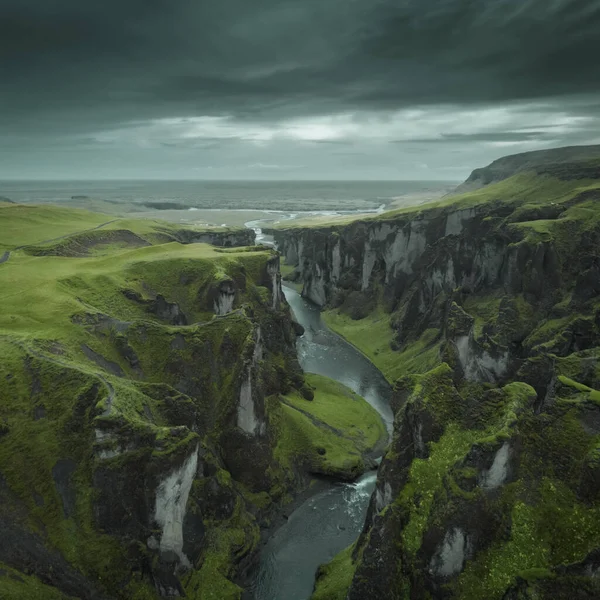 Drohnenaufnahme Des Fjadrargljufur Canyon Tals Südisland Isländische Naturlandschaft Von Oben — Stockfoto