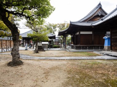 Mitoyo, Kagawa Bölgesi, Japonya - 13 Nisan 2018: Shikoku hac yolculuğunun 70 numaralı tapınağı Motoyamaji 'de