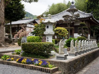 Zentsuji, Kagawa Bölgesi, Japonya - 14 Nisan 2018: Shikoku hac yolculuğunun 72 numaralı tapınağı olan Mandaraji 'de