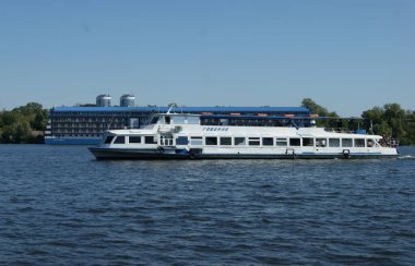 Motorlu gemi, Dnepr Nehri