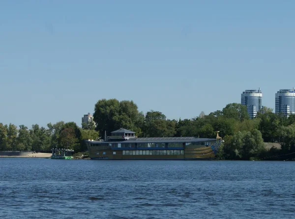 乌克兰基辅第聂伯河的堤岸 — 图库照片