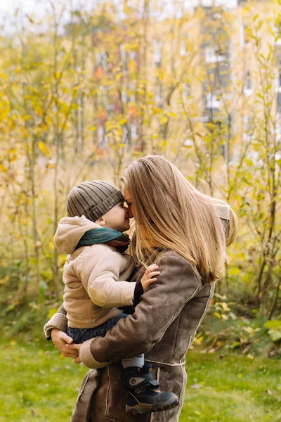 Madre Hijos Hijos Del Amor Amor Una Madre Hermosa Mujer — Foto de Stock