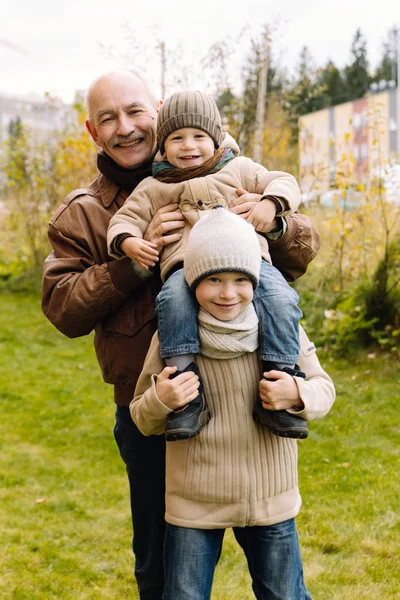 Abuelo Nietos Generaciones Amor — Foto de Stock