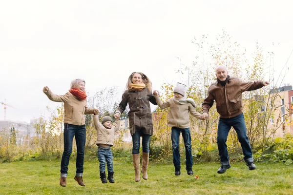 Família Felicidade Geração Casa Conceito Pessoas Família Feliz Outono Park — Fotografia de Stock