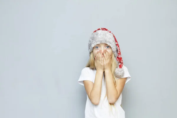 Tomtens Hjälpreda Liten Flicka Tomtens Hatt Jul Tomte — Stockfoto