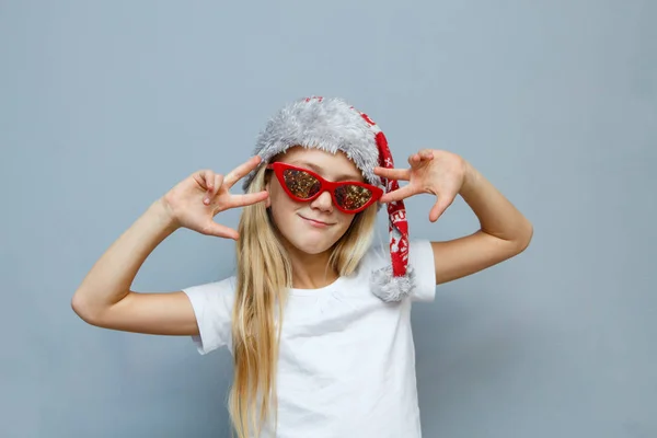 Tomtens Hjälpreda Liten Flicka Tomtens Hatt Jul Tomte — Stockfoto