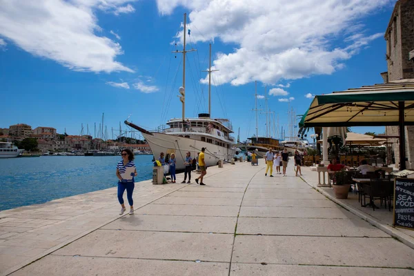 Trogir Κροατία Ιουνίου 2020 Άνθρωποι Του Trogir Μικρή Ιστορική Πόλη — Φωτογραφία Αρχείου