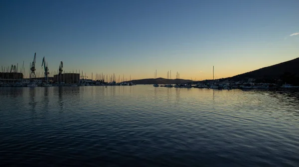 Trogir Croazia Giugno 2020 Mare Calmo Durante Tramonto Estivo Sulla — Foto Stock