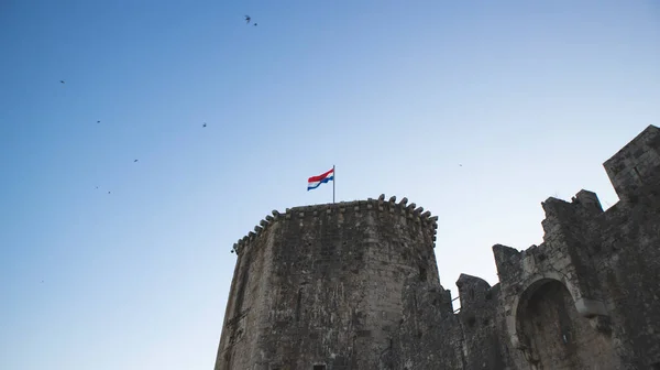 Trogir Croatia June 21St 2020 Croatian Flag Top Kamerlengo Stone — 스톡 사진