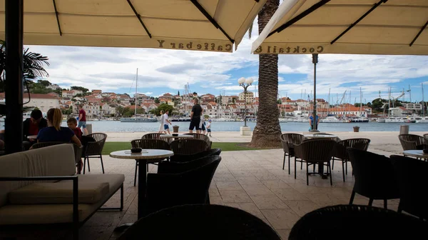 Trogir Croazia Giugno 2020 Terrazze Caffè Vuote Nella Città Trogir — Foto Stock