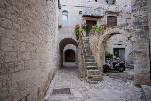 Trogir Croácia Junho 2020 Magníficas Históricas Antigas Muralhas Pedra Patrimônio — Fotografia de Stock