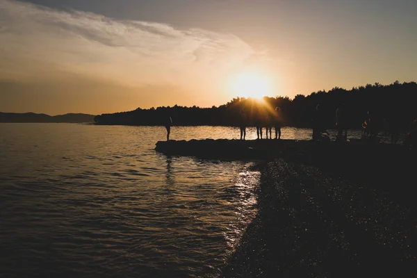 Schöner Goldener Sonnenuntergang Über Dem Strand Der Stadt Pakostane Mitteldalmatien — Stockfoto