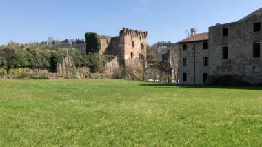 Borghetto sul Mincio, Veneto ve Lombardy arasında yer alan küçük bir ortaçağ köyüdür. video