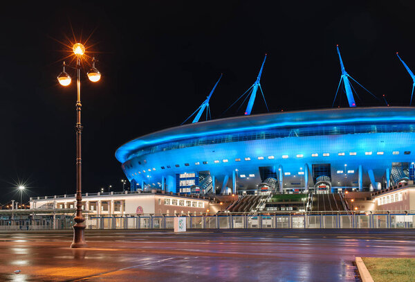 Санкт-Петербург, Россия, 18 ноября 2017 года: Новый стадион "Санкт-Петербург Арена" ночью
.