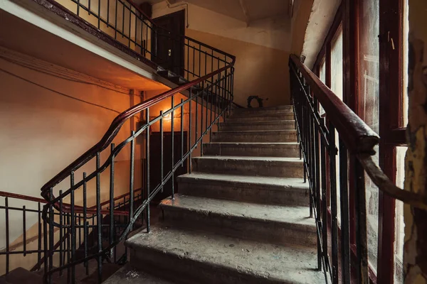 Spiral Szögletes Lépcsőház Egy Régi Házban — Stock Fotó