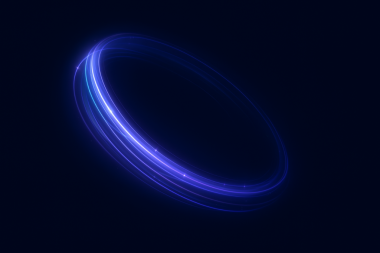 Yumuşak ve dinamik çizgileri olan parlak mor-mavi bir yüzük. Fütürist arayüzler, oyun sahneleri, teknolojik kavramlar ve fantezi tasarımları için soyut bir etki.