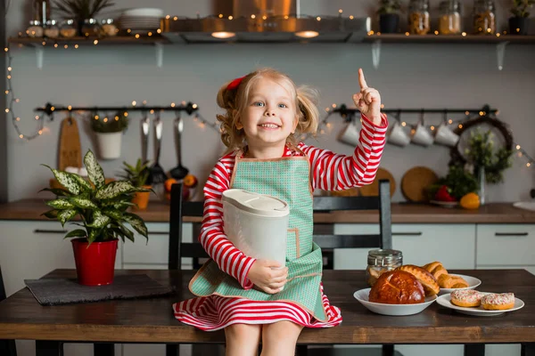 Little Blond Girl Ingredients Cooking Modern Stylish Kitchen Cute Mother — Stock Photo, Image