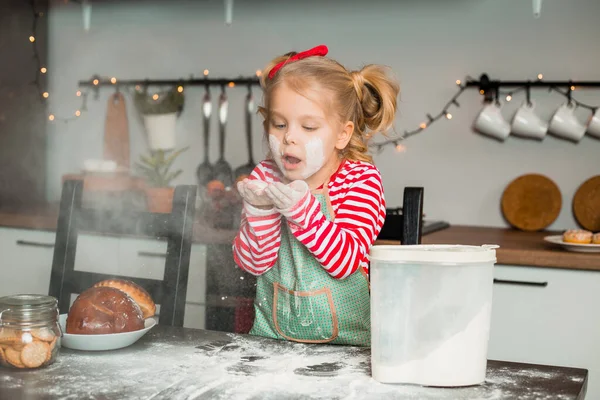 Little Blond Girl Ingredients Cooking Modern Stylish Kitchen Cute Mother — Stock Photo, Image