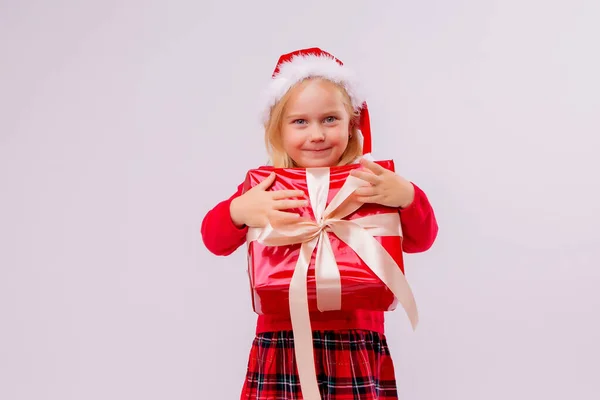 Linda Niña Usando Sombrero Rojo Concepto Navidad —  Fotos de Stock