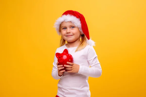 Linda Niña Usando Sombrero Rojo Concepto Navidad —  Fotos de Stock