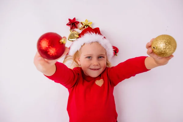 Linda Niña Usando Sombrero Rojo Concepto Navidad —  Fotos de Stock