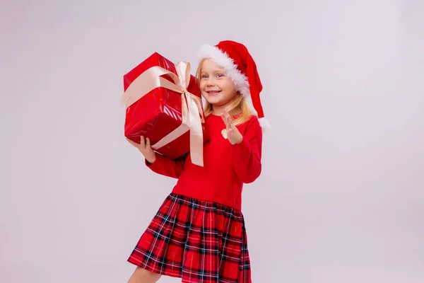 Cute Little Girl Czerwonym Kapeluszu Koncepcja Boże Narodzenie — Zdjęcie stockowe