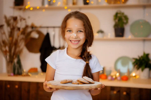 Cute Happy Girl Cookies Kitchen — Stock Photo, Image