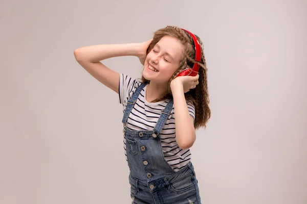 Cute Teenager Girl Listening Music Headphones — Stock Photo, Image