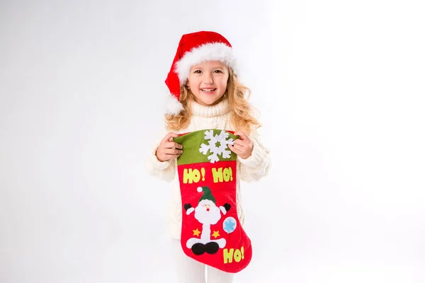 Niña Jersey Blanco Con Regalo Concepto Navidad —  Fotos de Stock