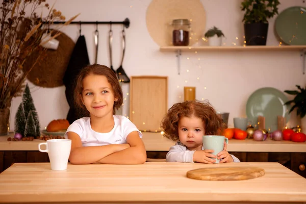 Two Happy Children Having Breakfast Kitchen — Stock Photo, Image