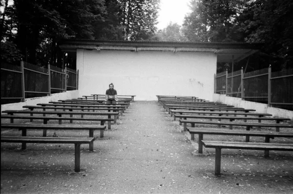 Siyah ve beyaz 35 mm 'lik filmlerde boş alanlar