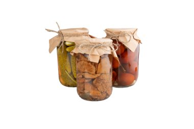 Salatalık, domates ve mantardan kış için ev yapımı hazırlıklar..