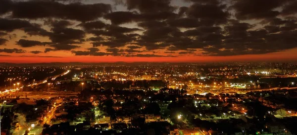 Panorama Města Při Východu Slunce — Stock fotografie