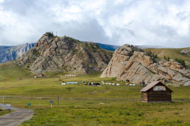 Gorkhi-Terelj Ulusal Parkı, Moğolistan 'daki manzara ve manzaralar. Moğolistan 'da sonbahar mevsimi, Güzel sonbahar doğası.